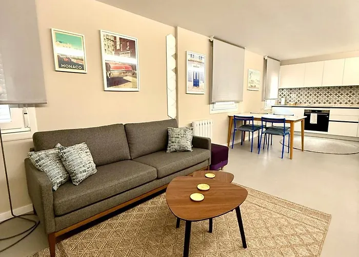 Carrerahouses Three Apartman